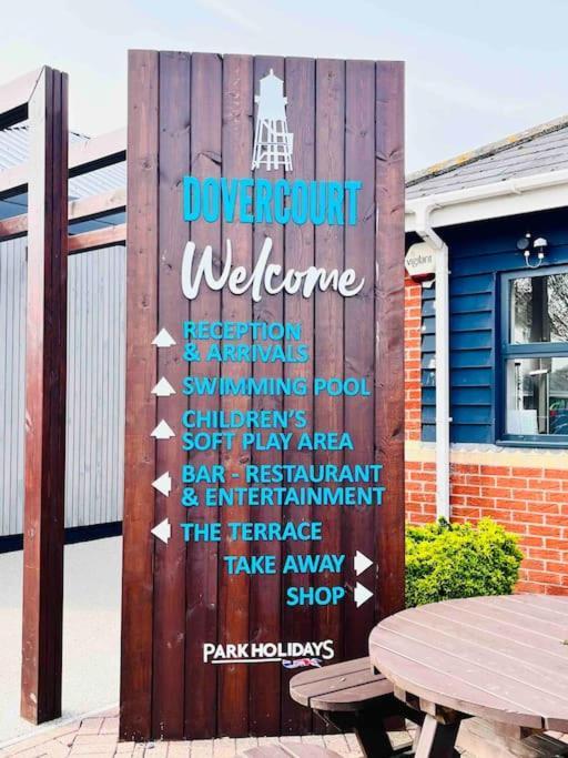 Lola'S Caravan. Your Home Away From Home. Parkeston Kültér fotó