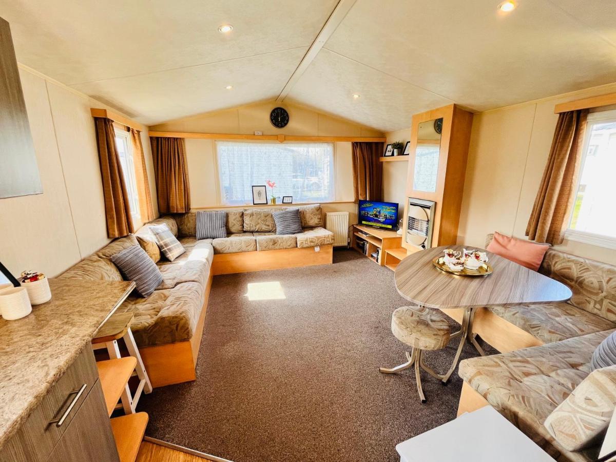 Lola'S Caravan. Your Home Away From Home. Parkeston Kültér fotó
