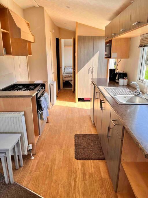 Lola'S Caravan. Your Home Away From Home. Parkeston Kültér fotó